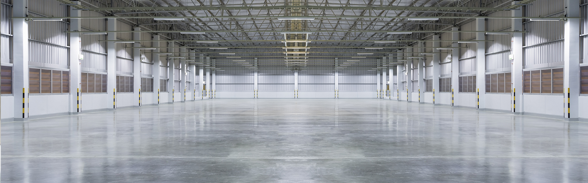 industrial concrete flooring in warehouse
